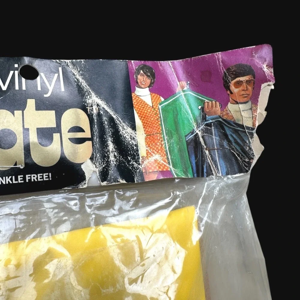 Vintage 1972 K-Tel Travelmate Garment Bag Harvest Gold Yellow Vinyl Suit Carrier